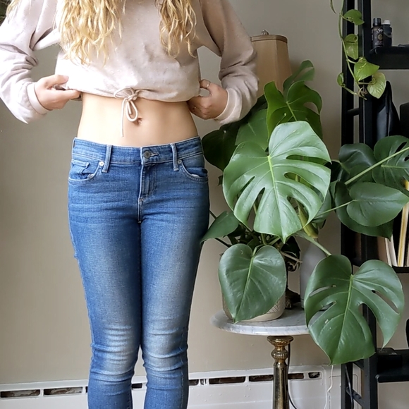 Weekender cinchable cropped hoody - Picture 4 of 8